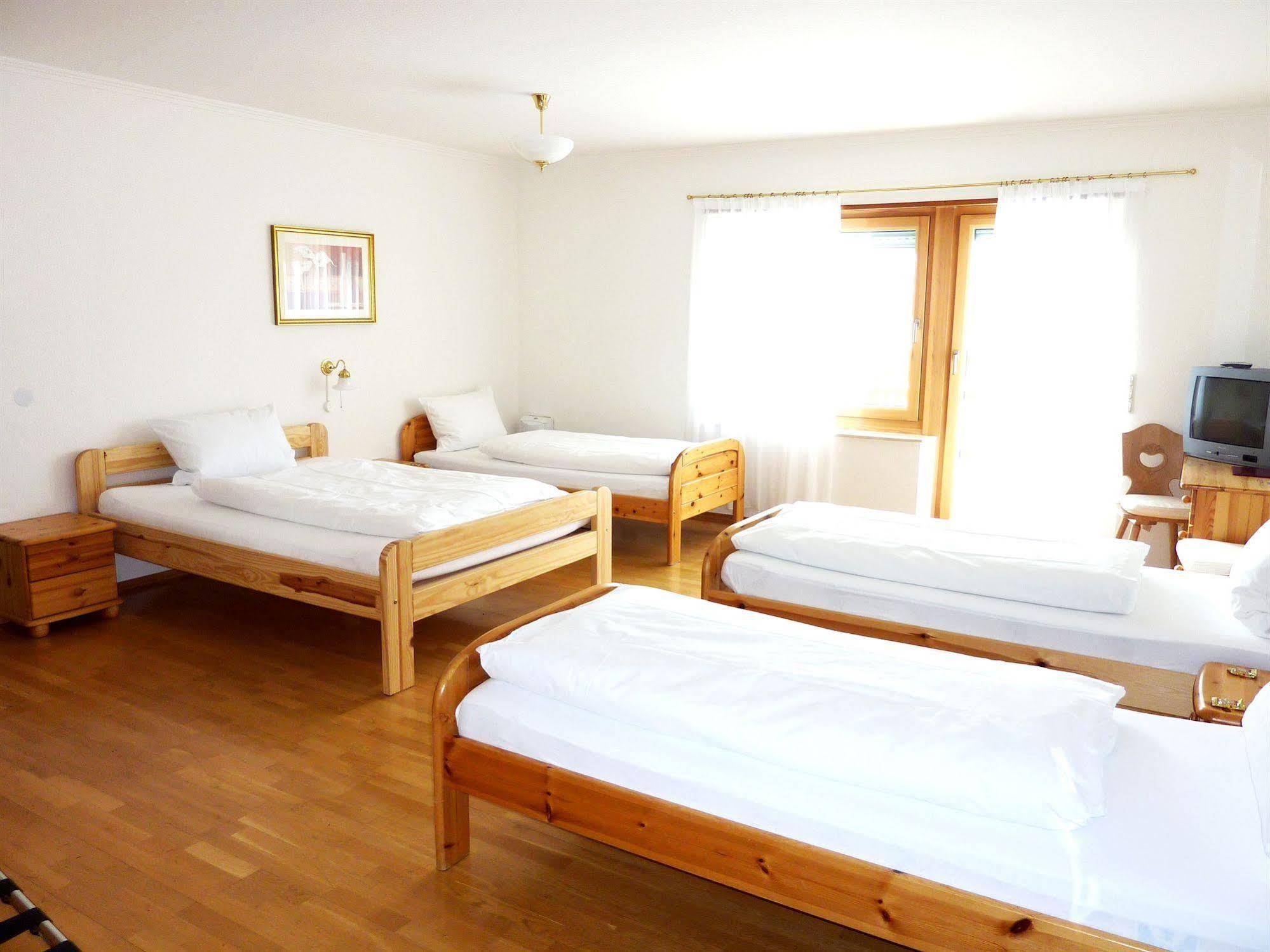 Airport-Hotel Fortuna Лаутценхаузен Екстер'єр фото